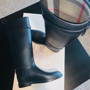 Burberry Riding Rainboot w/ Belt